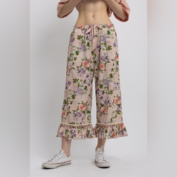 Bluevelvet Pants - Bluevelvet Floral Ruffle Hem Cropped Pants
